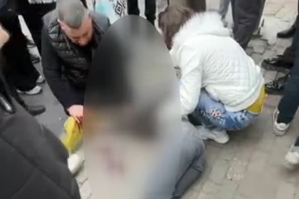 Boşanma aşamasındaki eşini katletti