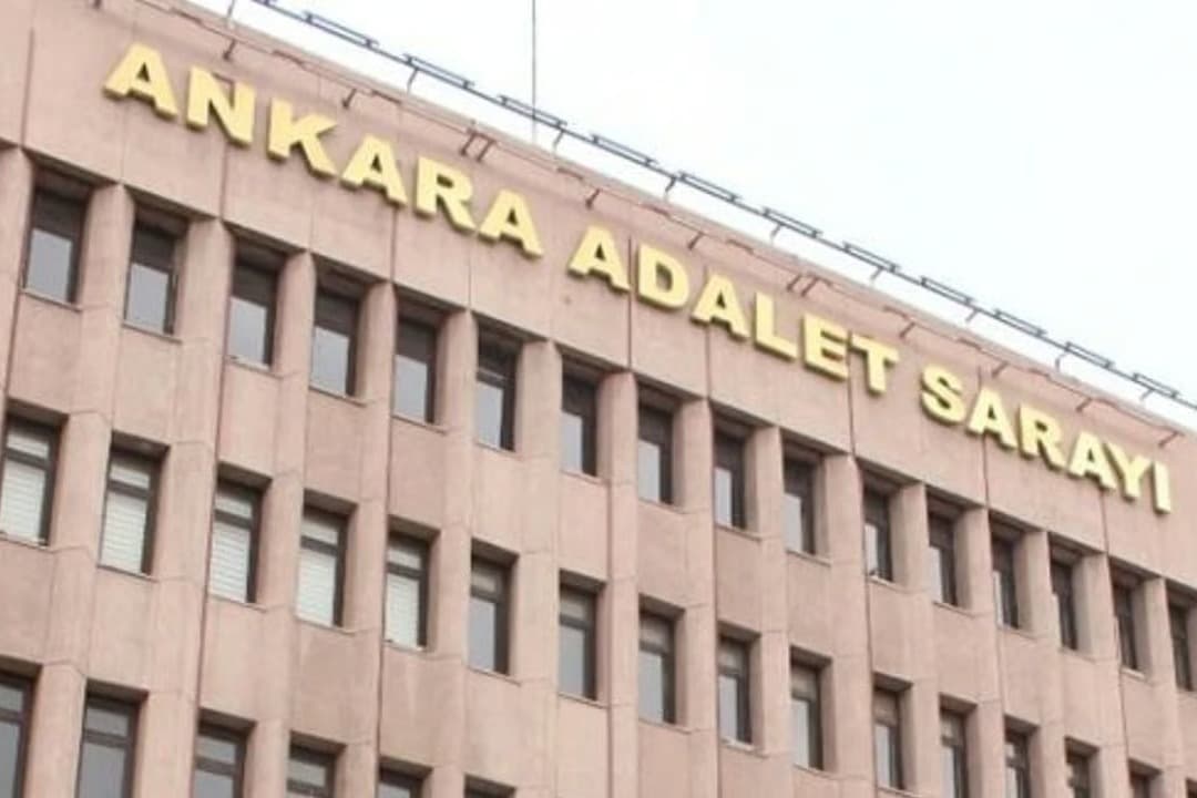 Savcı şifreleriyle dosya kapattı, rüşvet aldı