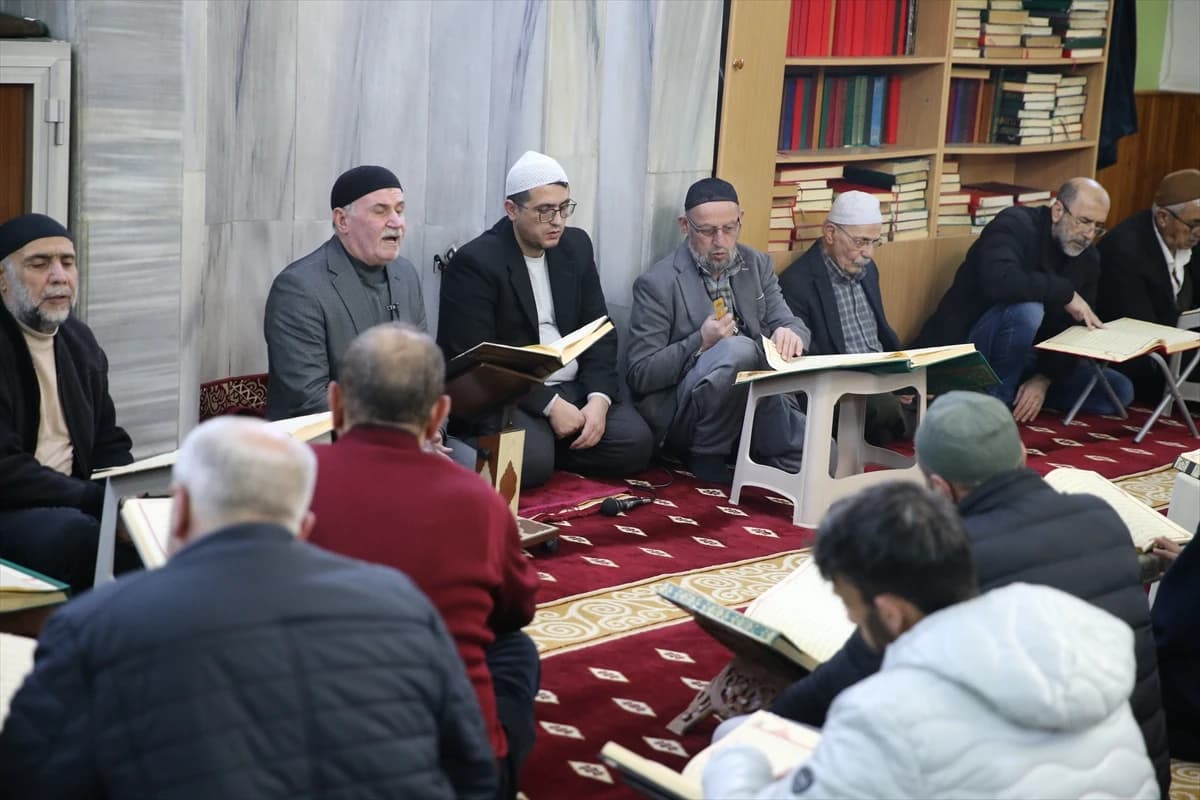 Siirt, Şırnak ve Batman'daki tarihi camilerde asırlık mukabele geleneği yaşatılıyor