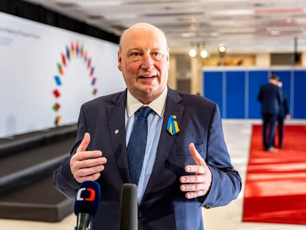 AB Komisyonu’ndan Katar bağlantılı soruşturmada üst düzey yetkiliye ceza