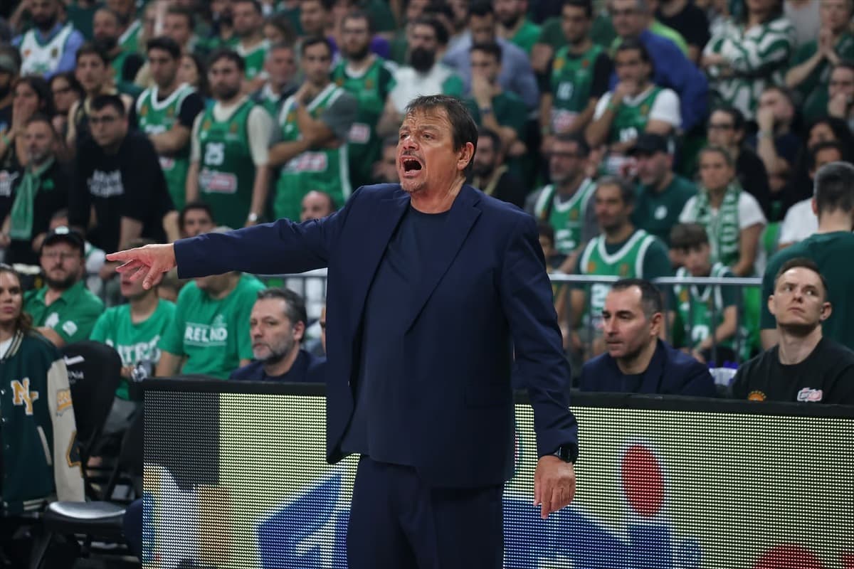 Ergin Ataman'dan Efes taraftarına sitem, Cedi Osman'a destek