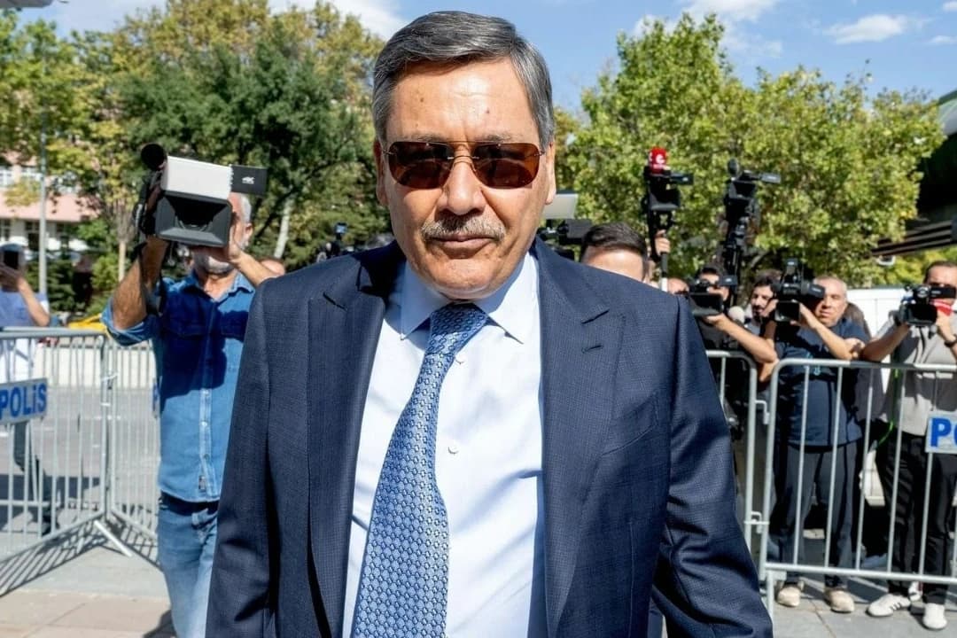 Melik Gökçek'ten 'sakız' polemikleriyle ilgili ilk açıklama! "Adalete meydan okumak kimin haddine"