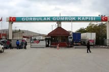 Türkiye ile İran arasındaki gümrük kapılarında günübirlik yolcu geçişleri durduruldu