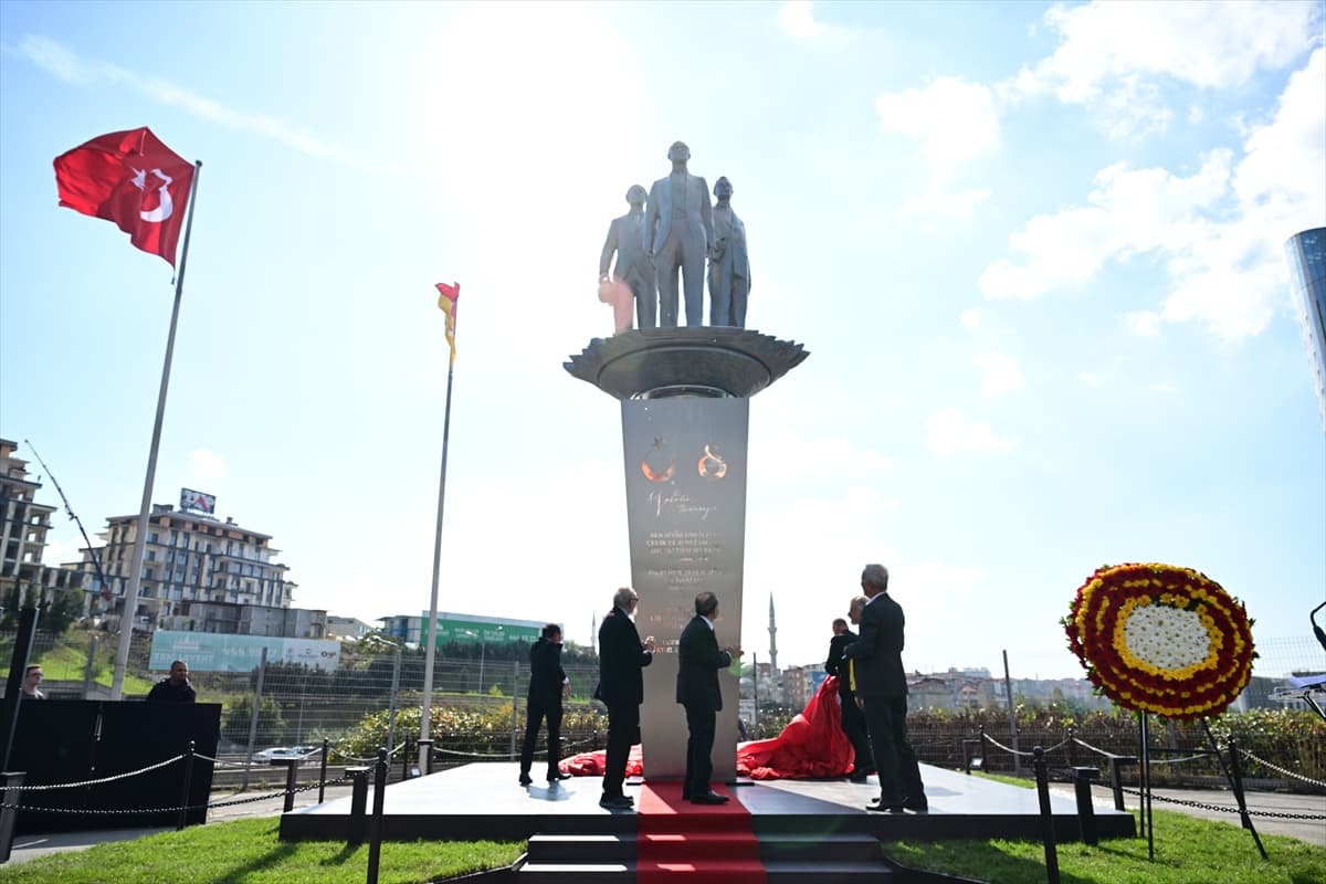 Galatasaray, kurucu değerlerini tek bir anıtta ölümsüzleştirdi