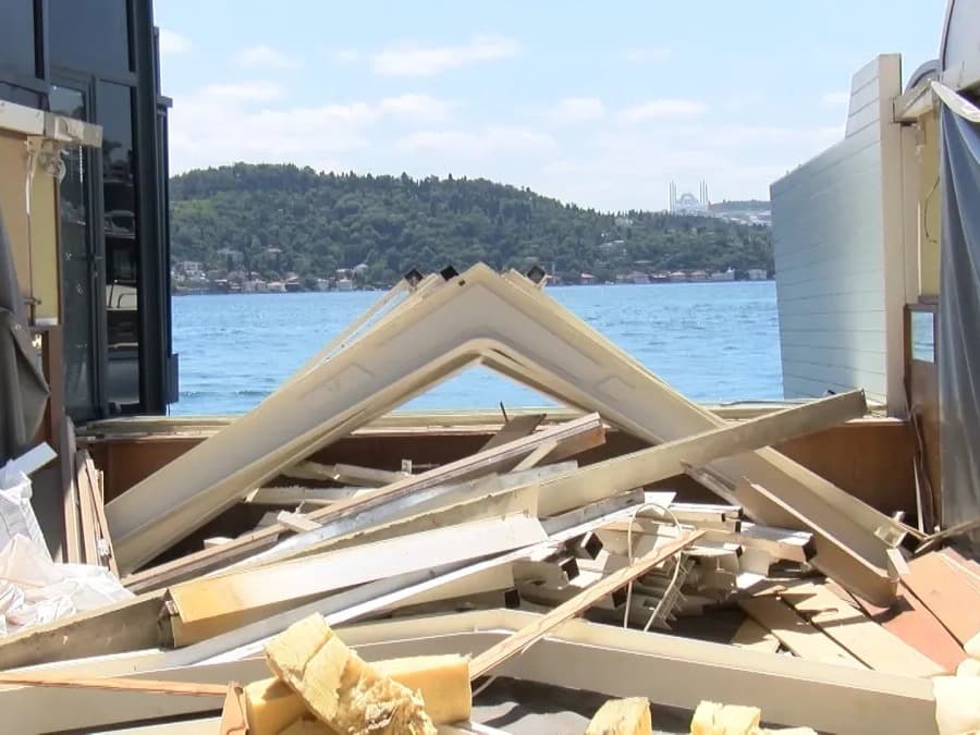 Boğaz'daki kaçak yapıların yıkımı başladı