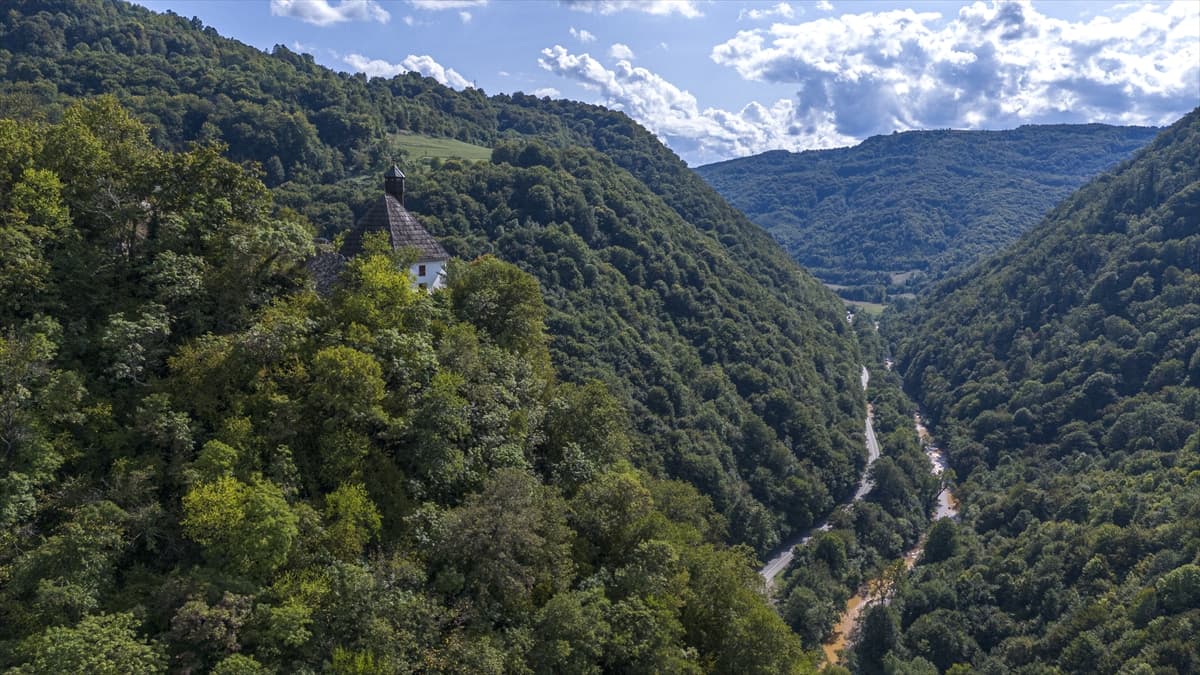 Bosna Hersek'te 5 asırdır varlığını sürdüren Kuşlat Camisi