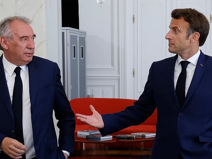 Fransa’da kritik güven oylaması: Bayrou hükümeti meclis sınavında