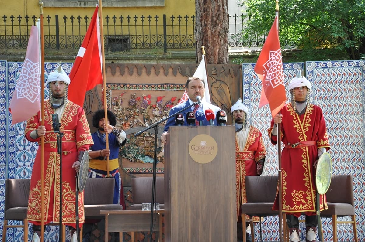 Vali Musa Işın'dan "yeni nesle milli şuur" vurgusu