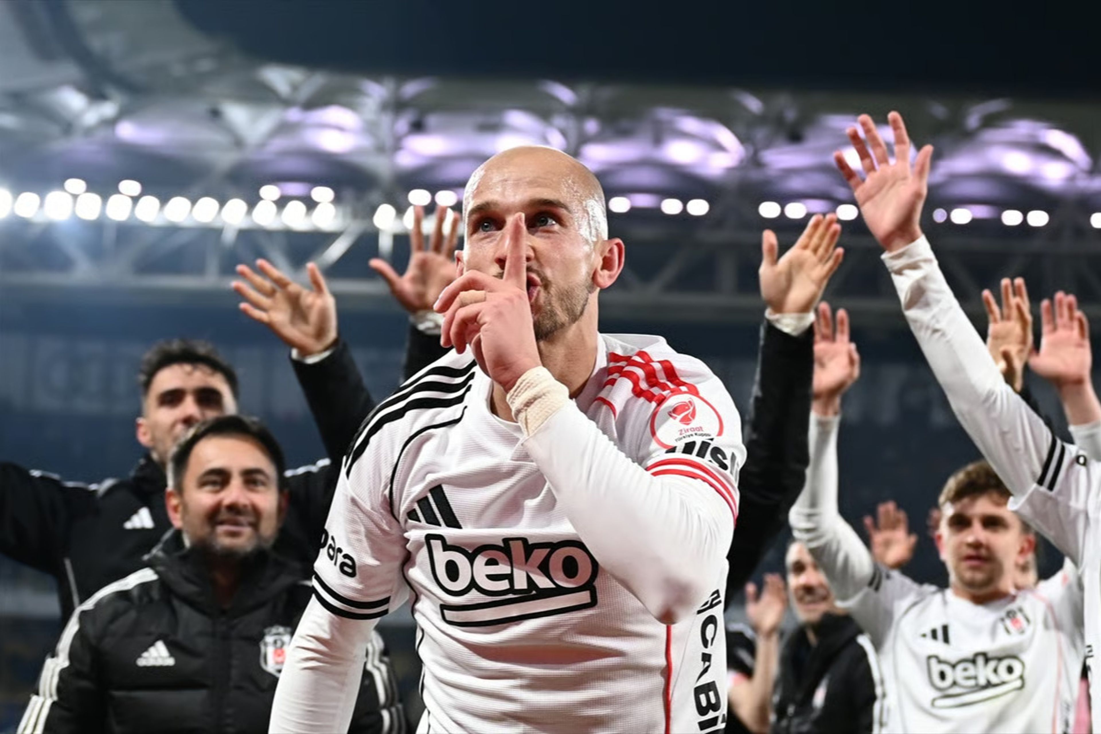 Vaclav Cerny sahneye çıktı: Beşiktaş öne geçtiği ilk derbiyi kazandı
