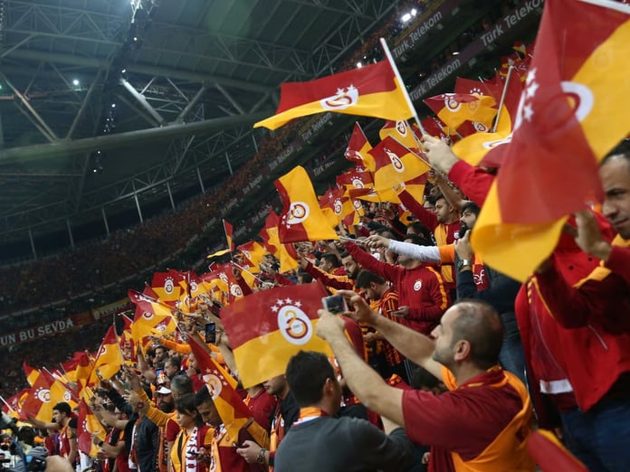 Fenerbahçe ve Galatasaray Avrupa'yı solladı: Kombine fiyatları dikkat çekti