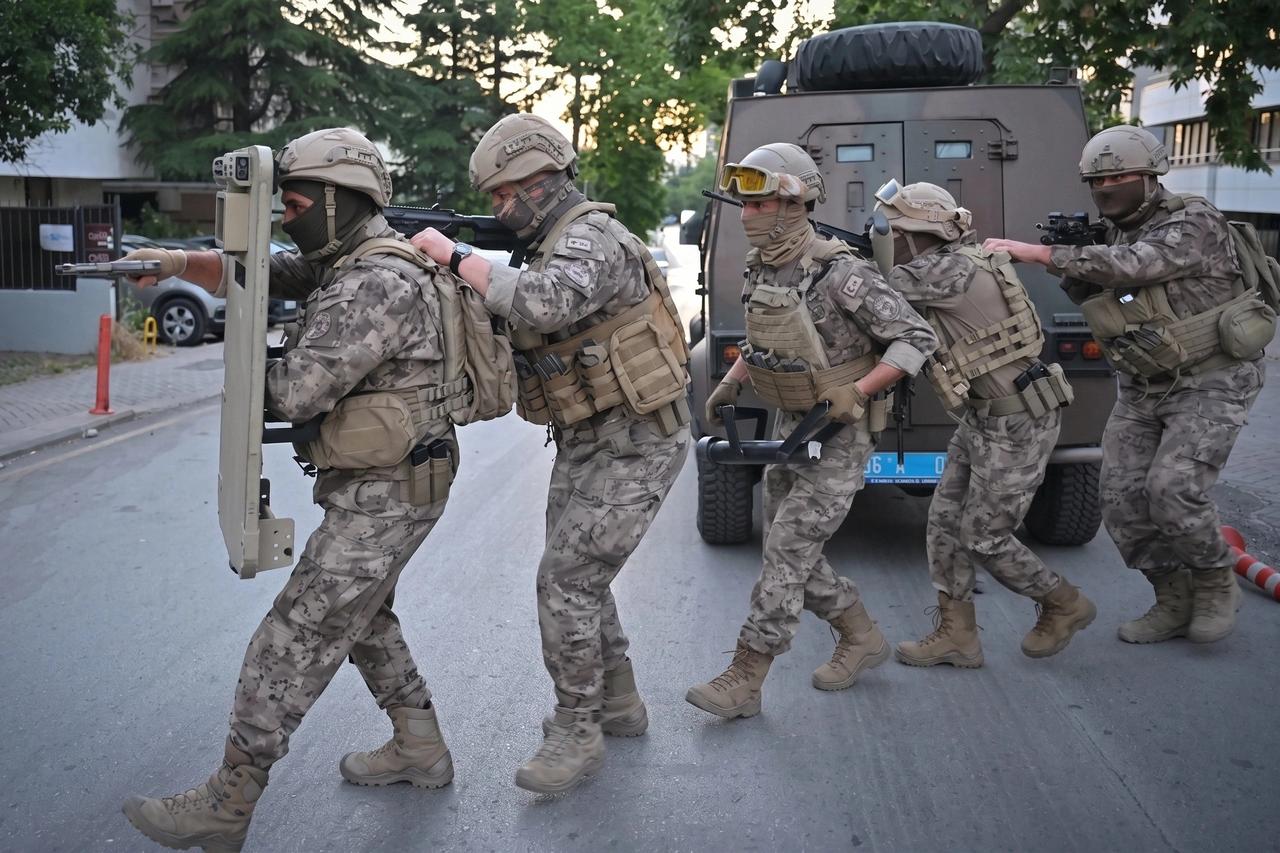 8 ilde FETÖ’nün ‘izdivaç' sorumlularına operasyon: 9 gözaltı