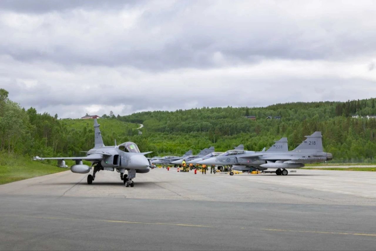 Macaristan’a ait Gripen savaş uçağı düştü