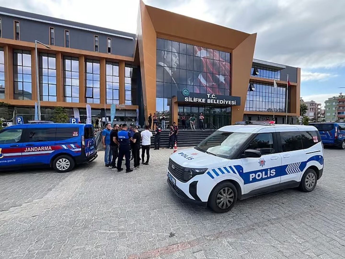 Silifke Belediyesi soruşturmasında festival ihalesi ve rüşvet iddiaları dikkat çekti