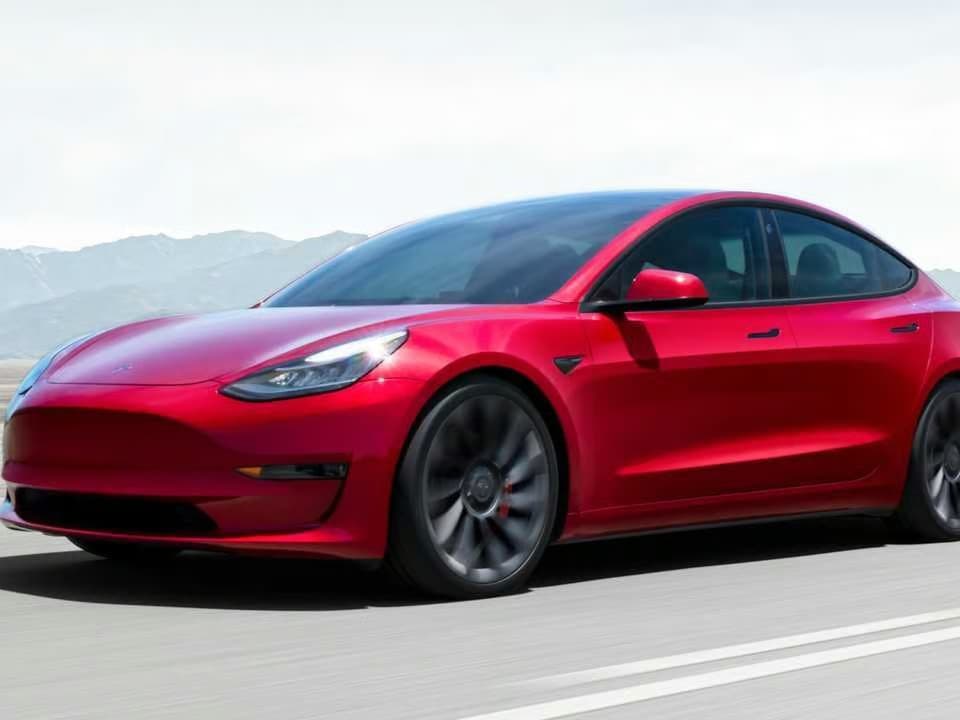 Elektriklide Zirve Değişmedi: Lider Tesla