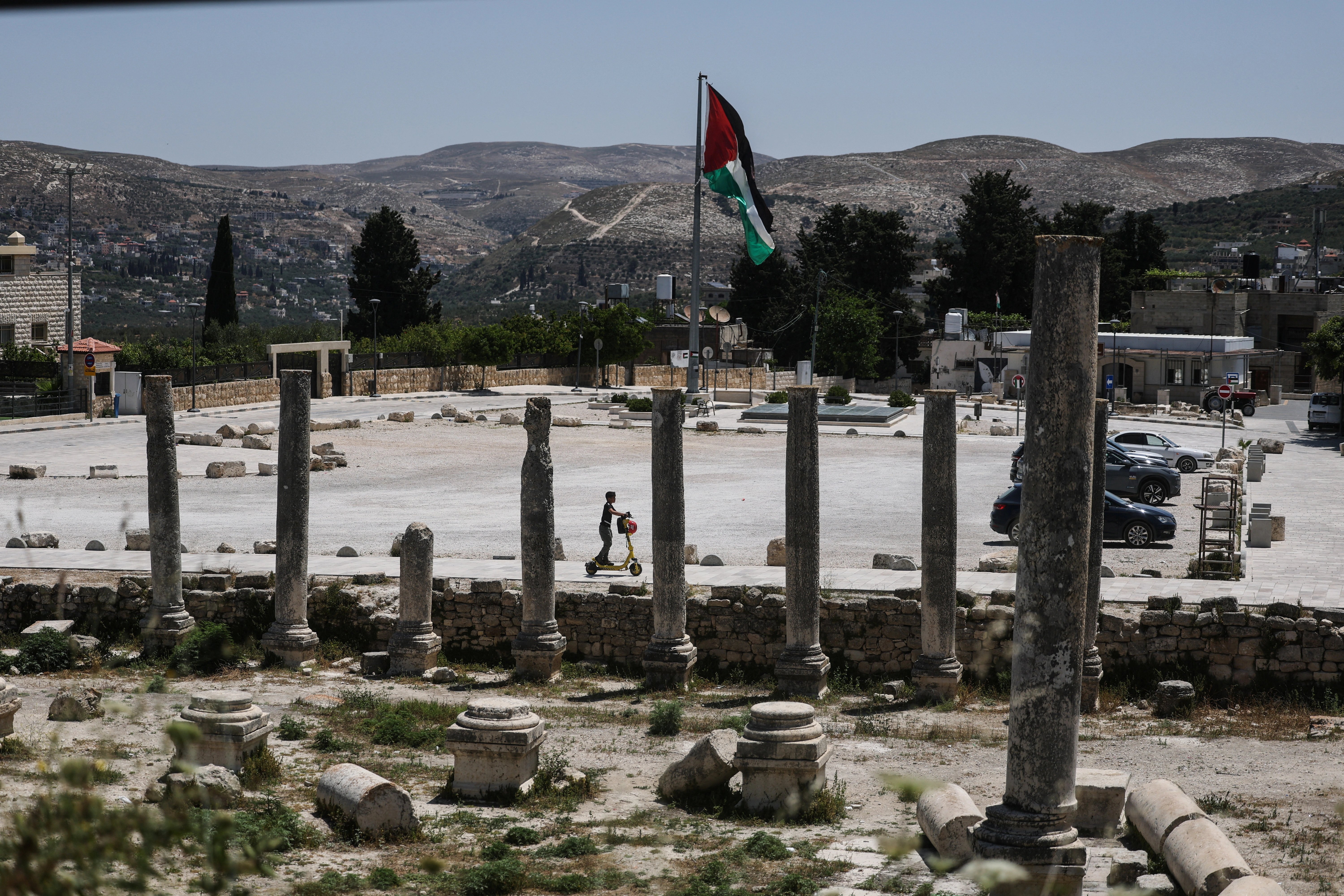 Israel Turns Archaeology Into a Tool for Land Seizures
