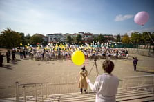 Melike'nin kanseri yenme sevinci gökyüzüne balonlarla uçuruldu