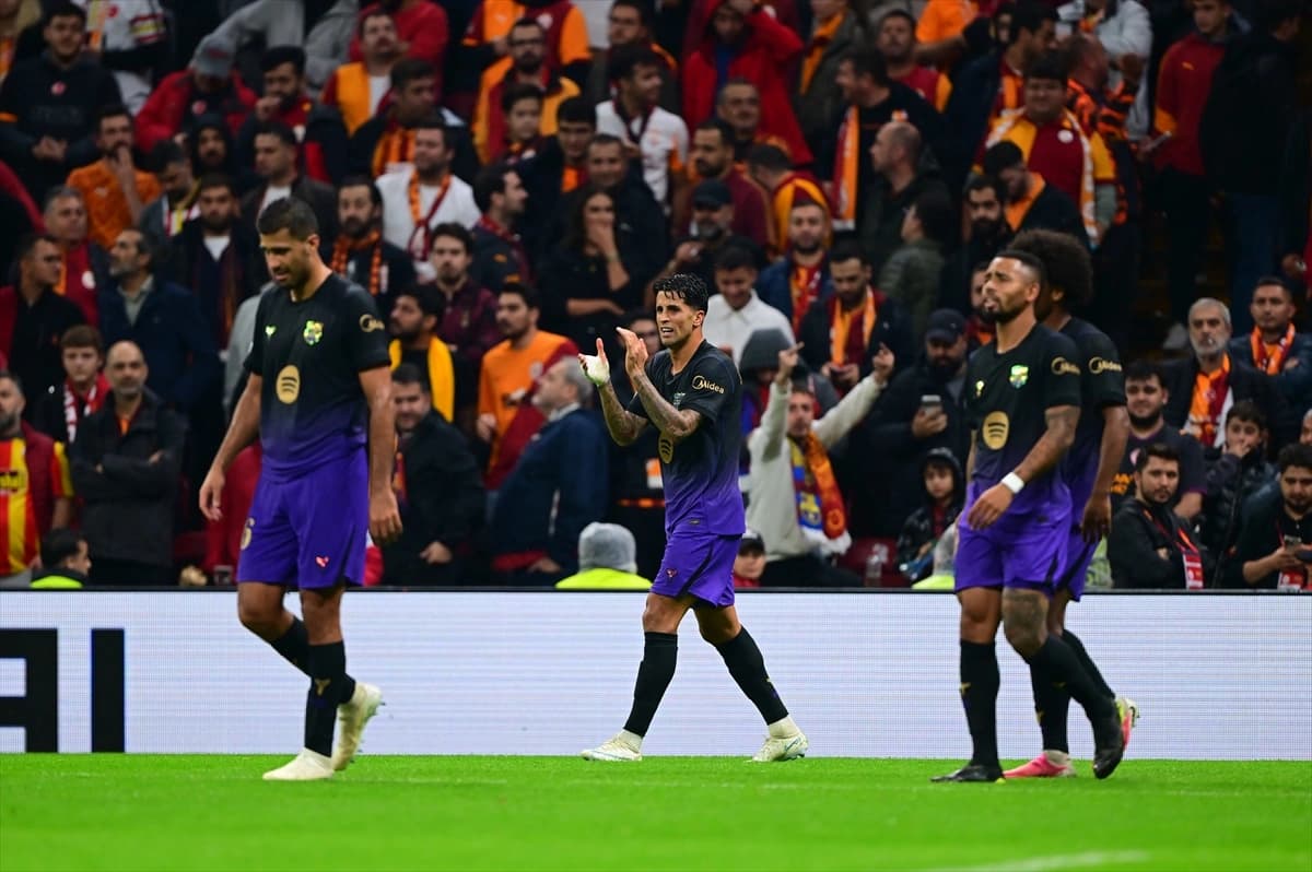 Barcelona ikinci yarıya hızlı başladı