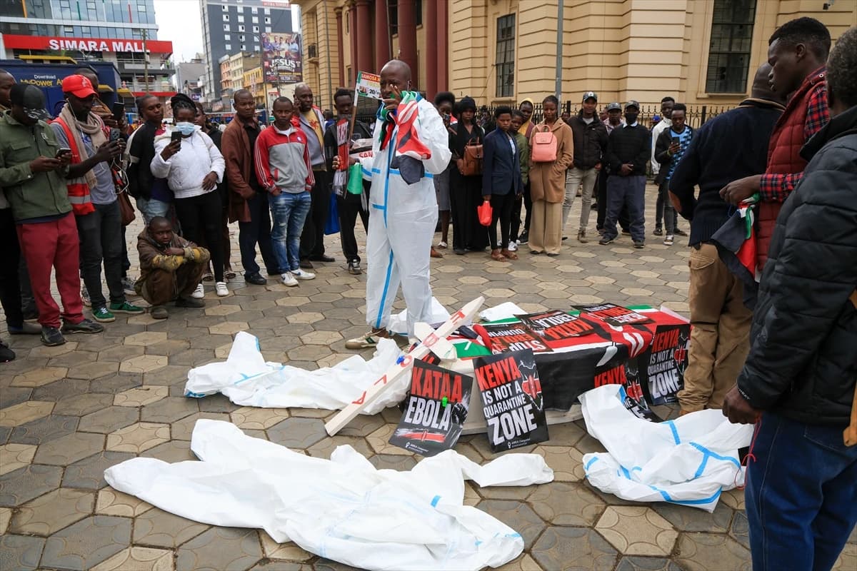 Kenya'da ABD'liler için kurulacak Ebola merkezi protesto edildi