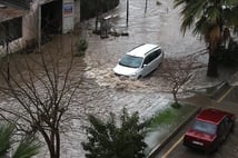 Mersin'in 6 ilçesinde taşımalı eğitime kuvvetli yağış engeli