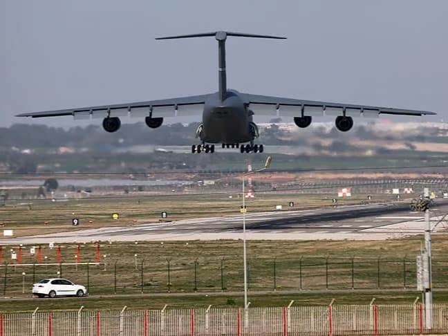 "Amerikan askerlerinin olması Amerikan üssü anlamına gelmez"