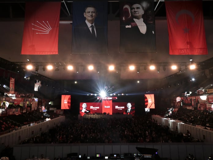 CHP'de MYK ve gölge kabine krizi