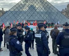 Paris'teki Louvre Müzesi çalışanların grevi nedeniyle yeniden ziyarete kapatıldı
