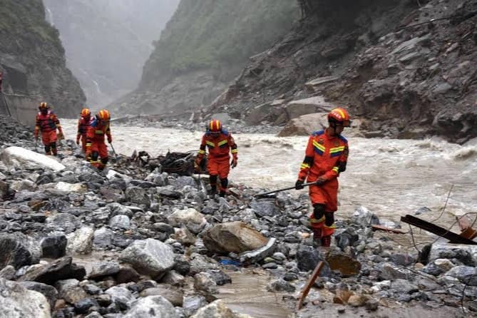 Nepal'de sel felaketi sonrası arama kurtarma çalışmaları sona eriyor