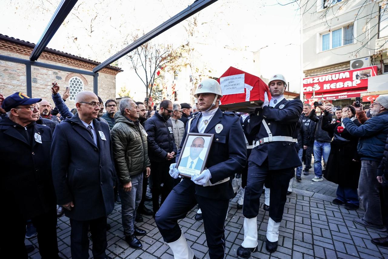 Şehitler son yolculuklarına uğurlandı: Gözyaşları sel oldu