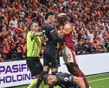 Kartlar havada uçuştu, puanlar paylaşıldı: RAMS Park'ta 1-1'lik derbi