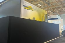 İsrailli 4 firmanın stantları kapatılarak siyah panellerle kapatıldı