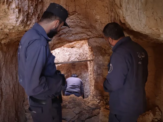 Suriye'de Esad rejimine ait gizli yeraltı hapishanesi keşfedildi