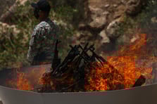 PKK'dan bir grup silahlarını imha etti