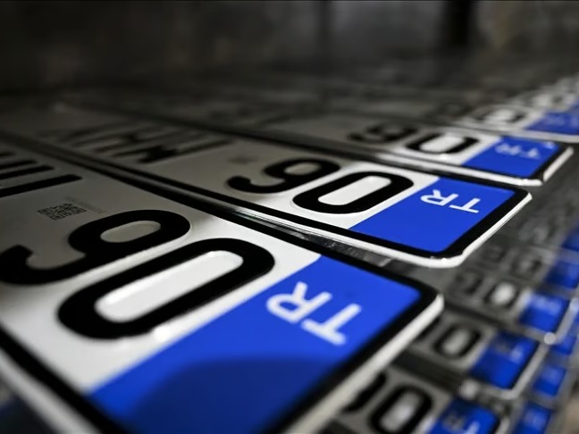 Standart dışı plakalar için tanınan rehberlik süresi yarın sona eriyor