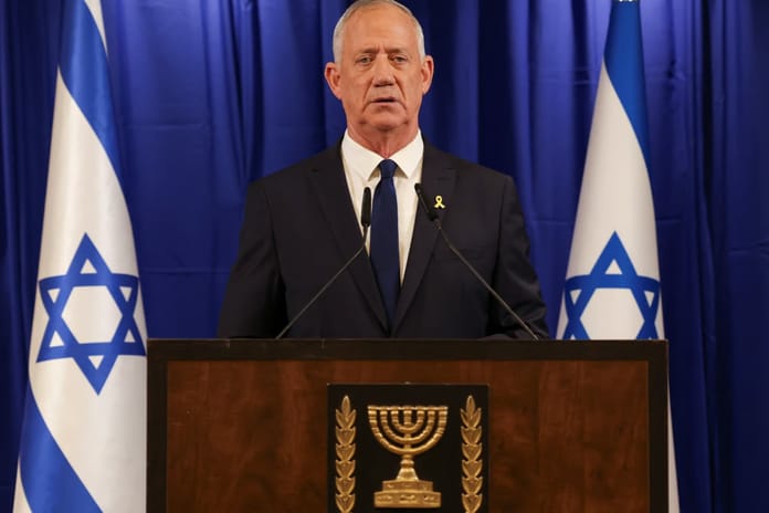 İsrailli Gantz'dan Gazze'de işgali derinleştirme çağrısı: Sarı hattı aşalım, saldırıları büyütelim!