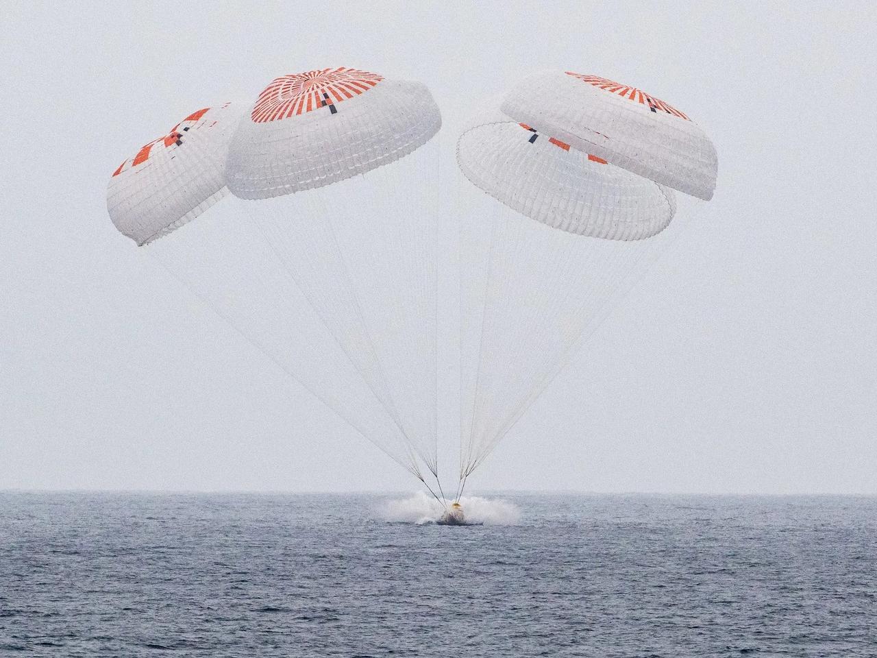 SpaceX’in Crew-10 ekibi 5 aylık uzay görevinden döndü