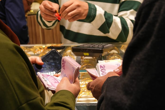 Altın fiyatları ne kadar, kaç TL? | Çeyrek, yarım, tam, Cumhuriyet, gram altın ve 22 ayar bilezik fiyatları