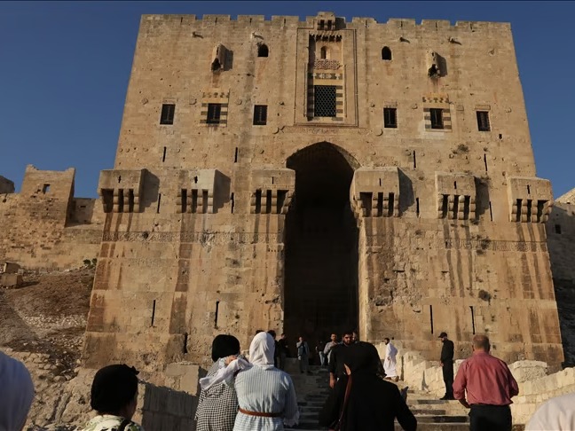 Restorasyonu tamamlanan tarihi Halep Kalesi ziyarete açıldı