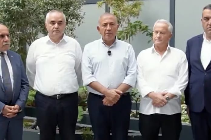 Gürsel Tekin ve ekibinden açıklama: Biz göreve başladık
