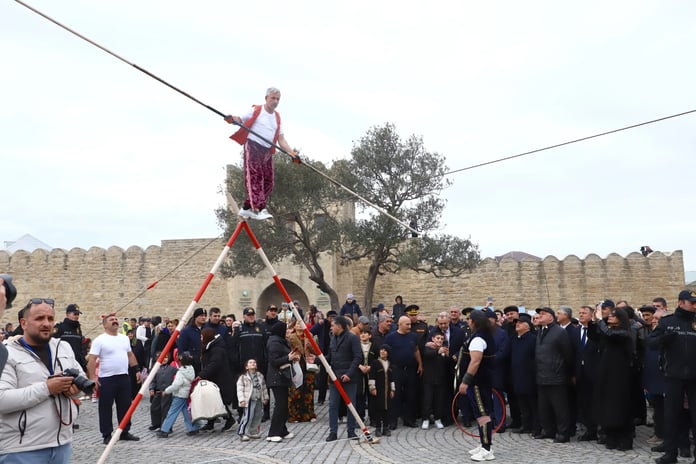 Yöresel danslar ve müzik şöleni