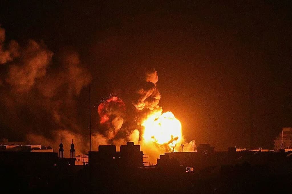 Pakistan'dan Afganistan'a yoğun hava saldırıları