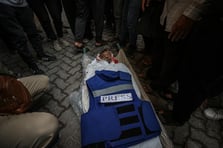 İsrail Gazze'de 4'ü gazeteci 24 Filistinli'yi öldürdü 