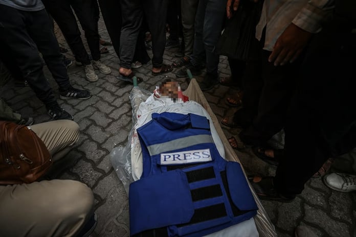 İsrail Gazze'de 4'ü gazeteci 24 Filistinli'yi öldürdü 