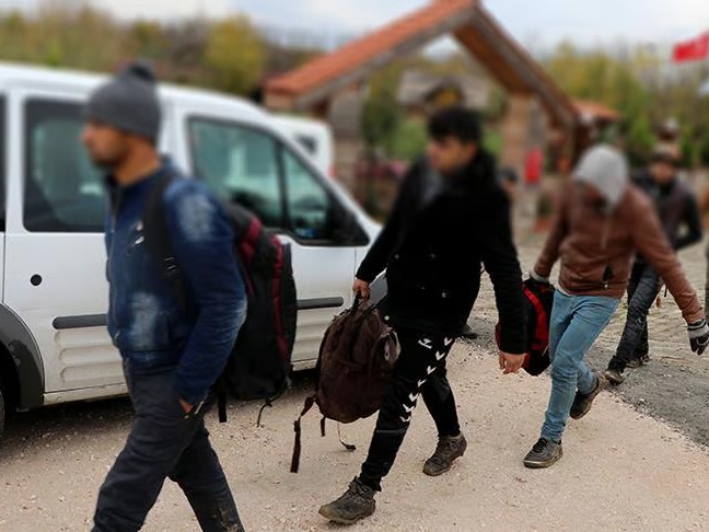 Göçmen kaçakçılığı operasyonu: 52 organizatör yakalandı