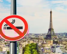 Fransa'da açık alanlarda sigara yasağı yürürlüğe girdi