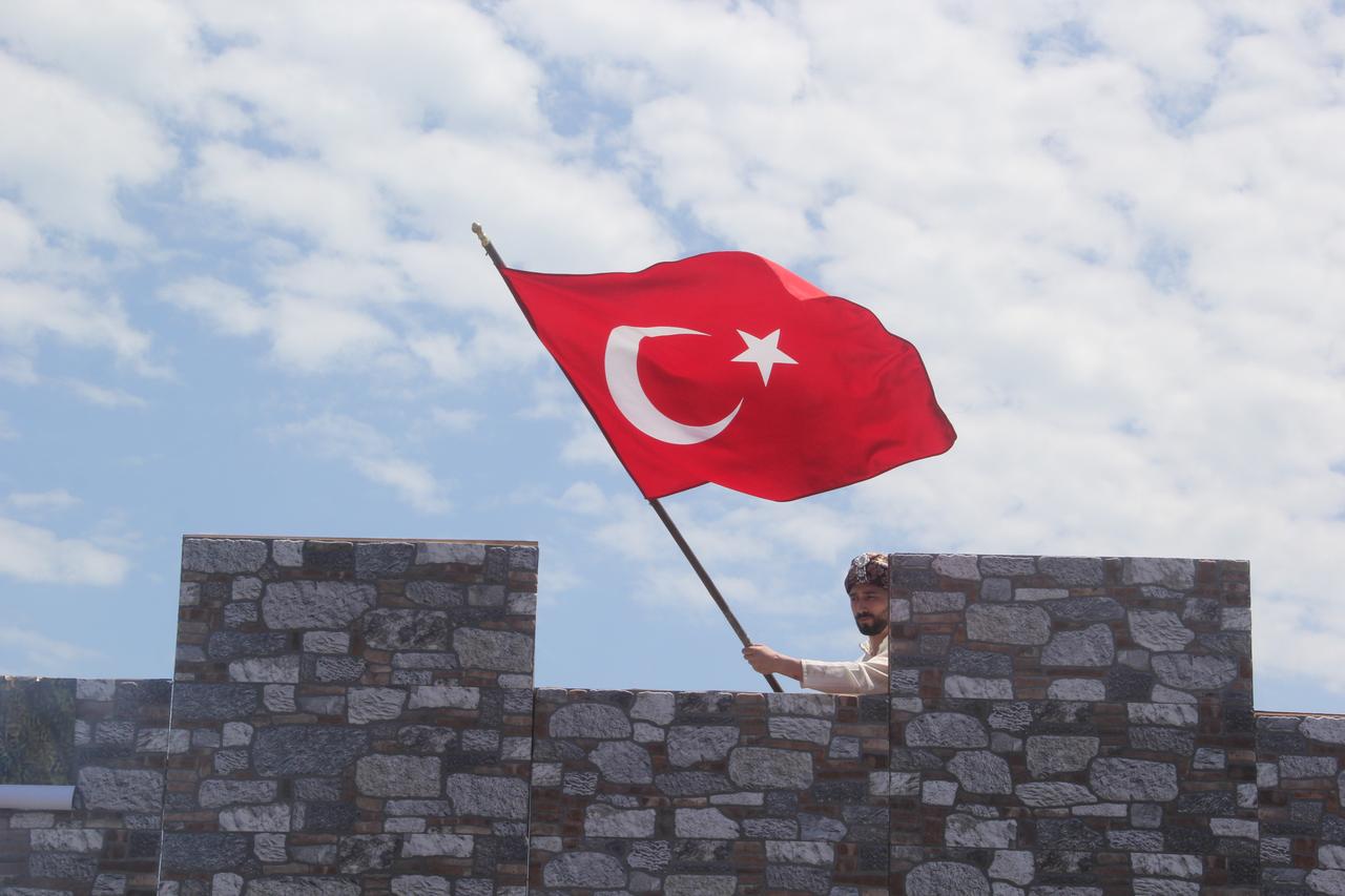 Ordu'da Fatih'in izinde: Gemi karadan yürütülerek fethin yıl dönümü canlandırıldı