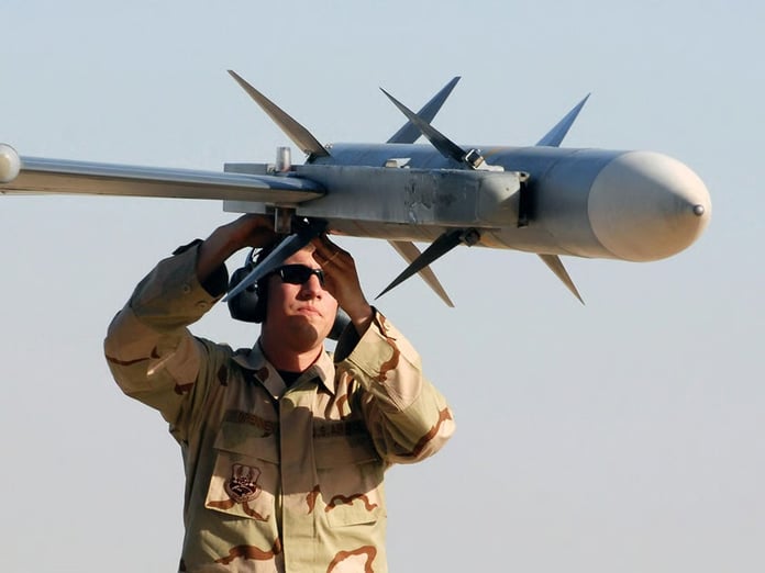 Trump, Japonya’nın F-35 filosuna ilk füze sevkiyatını onayladı