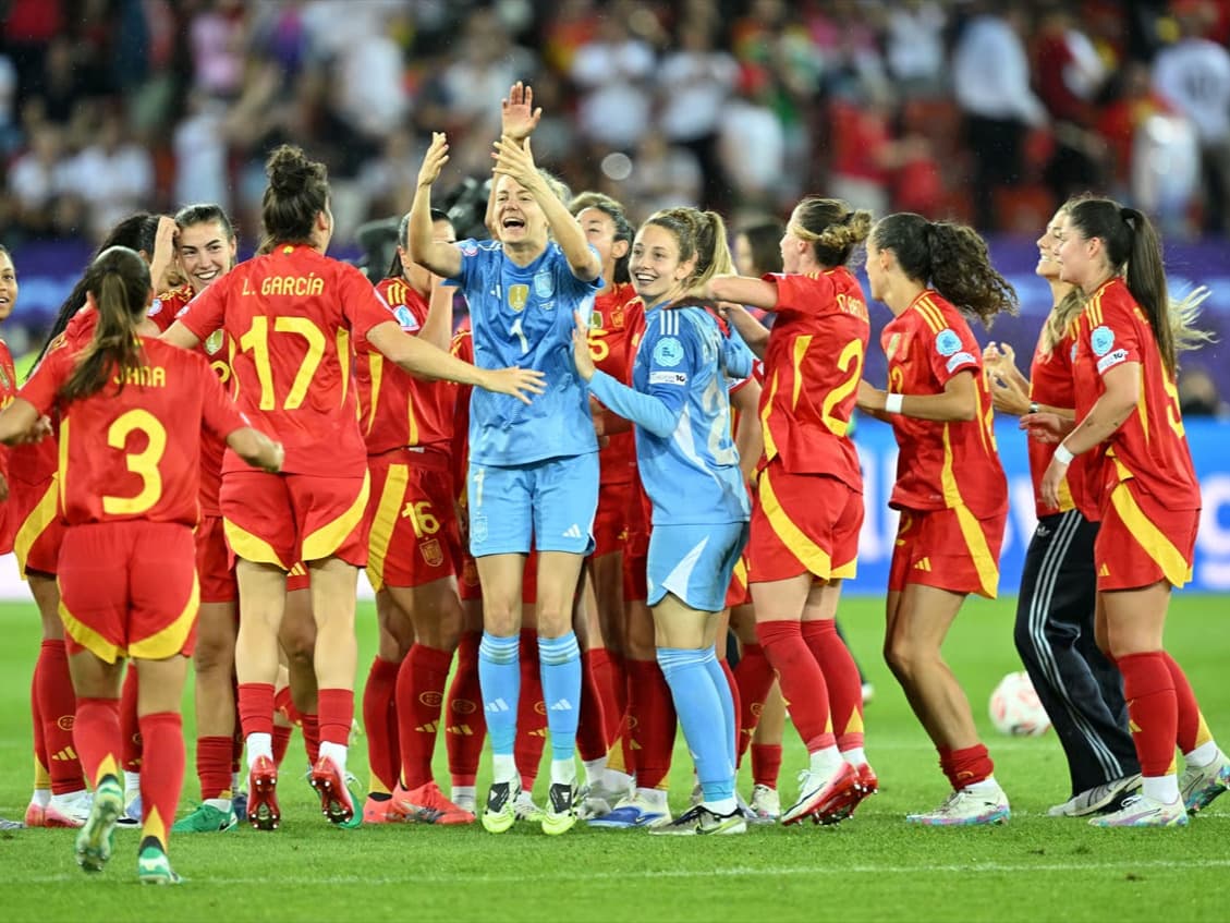 Kadınlar EURO 2025'te finalin adı İspanya-İngiltere