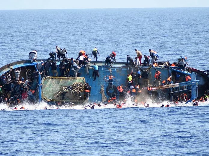 Yunan Sahil Güvenliği kovaladığı göçmen teknesine çarptı: 15 ölü