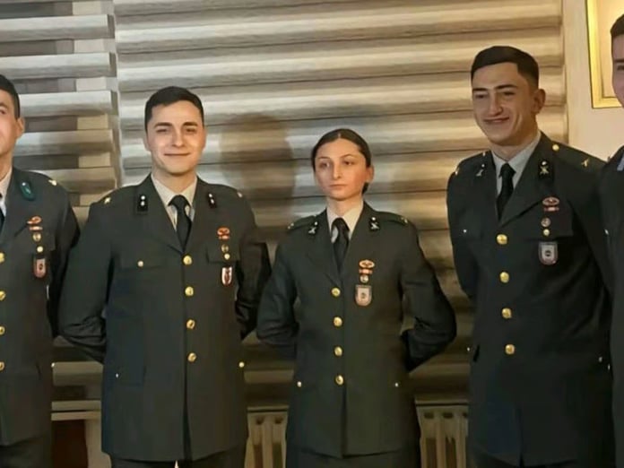 Mahkemeden kılıçlı yemin kararı! Bir teğmenin ihracı iptal edildi