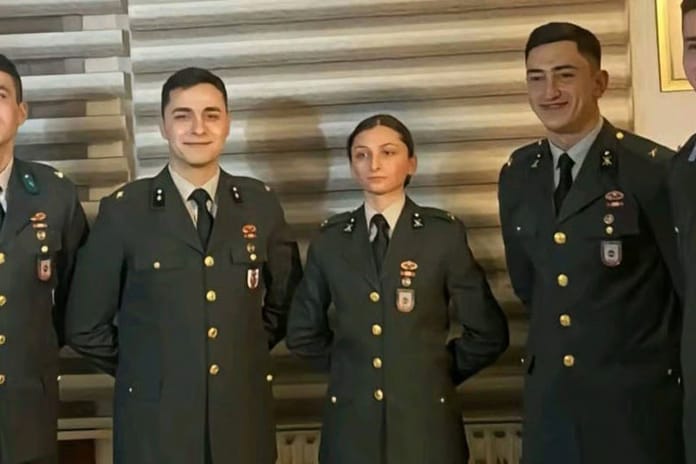 Mahkemeden kılıçlı yemin kararı! Bir teğmenin ihracı iptal edildi